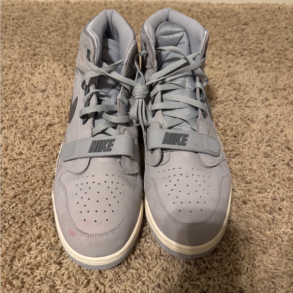 Jordan Gray Sneakers